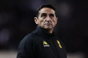 Κλειστά χαρτιά και πάλι από τον Χιμένεθ