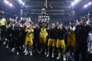 Μπλόκο Βρούτση στην οργανωμένη μετακίνηση οπαδών της ΑΕΚ για Πάτρα