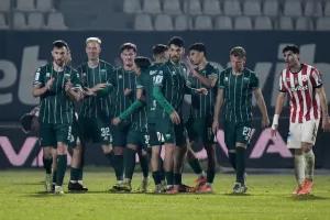 O Λεβαδειακός συνεχίζει ακάθεκτος