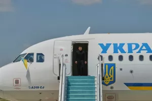 Ζελένσκι: Drones εντοπίστηκαν κοντά στο αεροσκάφος του ενώ πετούσε προς Ιρλανδία