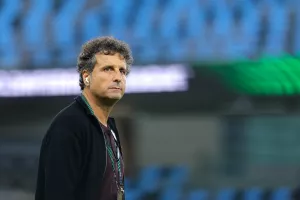 Με το βλέμμα στους "16"