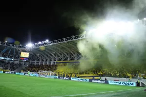 Ρεκόρ/ΑΕΛ