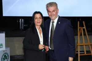 Ομόνοια/€500.000, δωρεά αυτοκίνητων και αλληλεγγύη (Φώτος)
