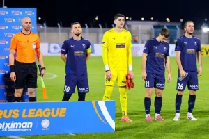 Εδραίωση στην κορυφή με Μπρούνο και Λουκάσεν (φώτος)