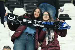 Φωτορεπορτάζ/Ο κόσμος της Πάφου στο "Allianz Stadium"
