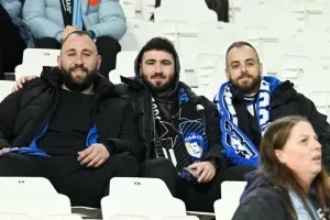 Φωτορεπορτάζ/Ο κόσμος της Πάφου στο "Allianz Stadium"