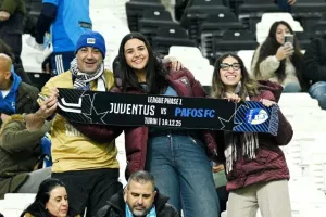 Φωτορεπορτάζ/Ο κόσμος της Πάφου στο "Allianz Stadium"