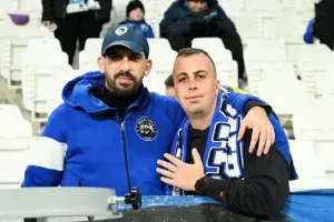 Φωτορεπορτάζ/Ο κόσμος της Πάφου στο "Allianz Stadium"