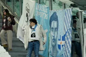 Φωτορεπορτάζ/Ο κόσμος της Πάφου στο "Allianz Stadium"