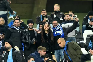 Φωτορεπορτάζ/Ο κόσμος της Πάφου στο "Allianz Stadium"