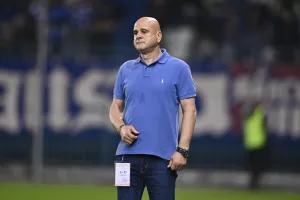 Φρεσκάρισμα... και στο φόντο Απόλλων