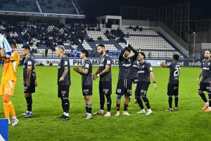 "Όλοι μαζί για τη νίκη! Πάντα δίπλα της"