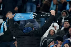 Φωτορεπορτάζ/Ο κόσμος της Πάφου στο "Allianz Stadium"
