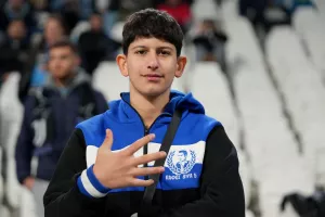 Φωτορεπορτάζ/Ο κόσμος της Πάφου στο "Allianz Stadium"