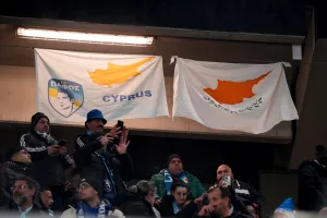 Φωτορεπορτάζ/Ο κόσμος της Πάφου στο "Allianz Stadium"