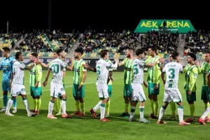 ΑΕΚ - Ομόνοια: Δύο γκολ, αποκρούσεις, ένα δοκάρι και μοιρασιά στην "Αρένα"