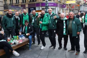 Πανικό... οι Ομονοιάτες στο κέντρο της Βιέννης (Φώτος/Βίντεο kerkida)