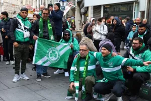 Πανικό... οι Ομονοιάτες στο κέντρο της Βιέννης (Φώτος/Βίντεο kerkida)