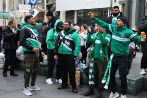 Πανικό... οι Ομονοιάτες στο κέντρο της Βιέννης (Φώτος/Βίντεο kerkida)