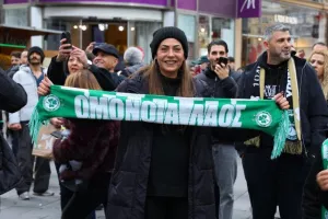 Πανικό... οι Ομονοιάτες στο κέντρο της Βιέννης (Φώτος/Βίντεο kerkida)