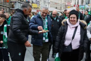 Πανικό... οι Ομονοιάτες στο κέντρο της Βιέννης (Φώτος/Βίντεο kerkida)