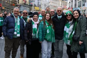 Πανικό... οι Ομονοιάτες στο κέντρο της Βιέννης (Φώτος/Βίντεο kerkida)