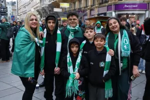 Πανικό... οι Ομονοιάτες στο κέντρο της Βιέννης (Φώτος/Βίντεο kerkida)