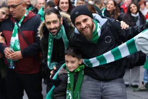 Πανικό... οι Ομονοιάτες στο κέντρο της Βιέννης (Φώτος/Βίντεο kerkida)