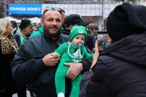 Πανικό... οι Ομονοιάτες στο κέντρο της Βιέννης (Φώτος/Βίντεο kerkida)