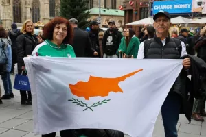Πανικό... οι Ομονοιάτες στο κέντρο της Βιέννης (Φώτος/Βίντεο kerkida)