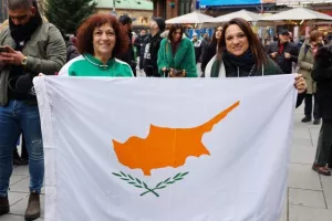 Πανικό... οι Ομονοιάτες στο κέντρο της Βιέννης (Φώτος/Βίντεο kerkida)