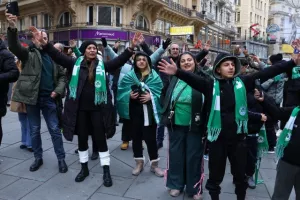 Πανικό... οι Ομονοιάτες στο κέντρο της Βιέννης (Φώτος/Βίντεο kerkida)