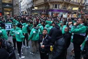 Πανικό... οι Ομονοιάτες στο κέντρο της Βιέννης (Φώτος/Βίντεο kerkida)