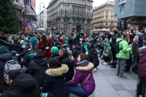 Πανικό... οι Ομονοιάτες στο κέντρο της Βιέννης (Φώτος/Βίντεο kerkida)