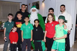 (Φώτος) Green Santa με Μασούρα και Κίτσο