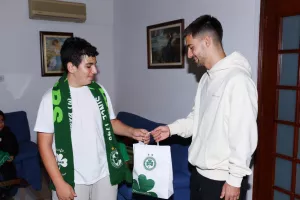 (Φώτος) Green Santa με Μασούρα και Κίτσο