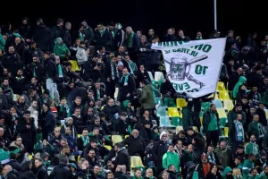 (Φωτορεπορτάζ) Ο κόσμος στην "ΑΡΕΝΑ"