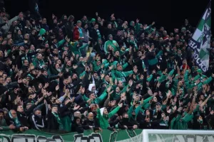 ΑΕΚ - Ομόνοια: Δύο γκολ, αποκρούσεις, ένα δοκάρι και μοιρασιά στην "Αρένα"