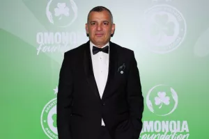 Ομόνοια/€500.000, δωρεά αυτοκίνητων και αλληλεγγύη (Φώτος)
