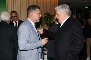 Ομόνοια/€500.000, δωρεά αυτοκίνητων και αλληλεγγύη (Φώτος)