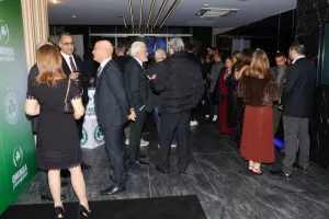 Ομόνοια/€500.000, δωρεά αυτοκίνητων και αλληλεγγύη (Φώτος)