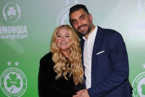 Ομόνοια/€500.000, δωρεά αυτοκίνητων και αλληλεγγύη (Φώτος)