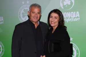 Ομόνοια/€500.000, δωρεά αυτοκίνητων και αλληλεγγύη (Φώτος)