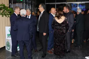 Ομόνοια/€500.000, δωρεά αυτοκίνητων και αλληλεγγύη (Φώτος)