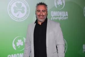 Ομόνοια/€500.000, δωρεά αυτοκίνητων και αλληλεγγύη (Φώτος)