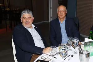 Ομόνοια/€500.000, δωρεά αυτοκίνητων και αλληλεγγύη (Φώτος)