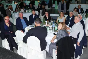 Ομόνοια/€500.000, δωρεά αυτοκίνητων και αλληλεγγύη (Φώτος)