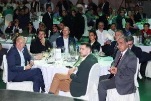 Ομόνοια/€500.000, δωρεά αυτοκίνητων και αλληλεγγύη (Φώτος)