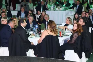 Ομόνοια/€500.000, δωρεά αυτοκίνητων και αλληλεγγύη (Φώτος)