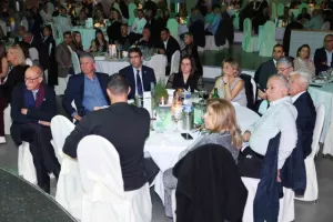 Ομόνοια/€500.000, δωρεά αυτοκίνητων και αλληλεγγύη (Φώτος)